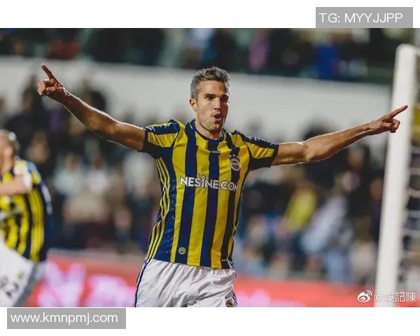 足球球星意外肌腱断裂康复之路与职业生涯影响深度解析 足球球星意外肌腱断裂康复之路与职业生涯影响深度解析